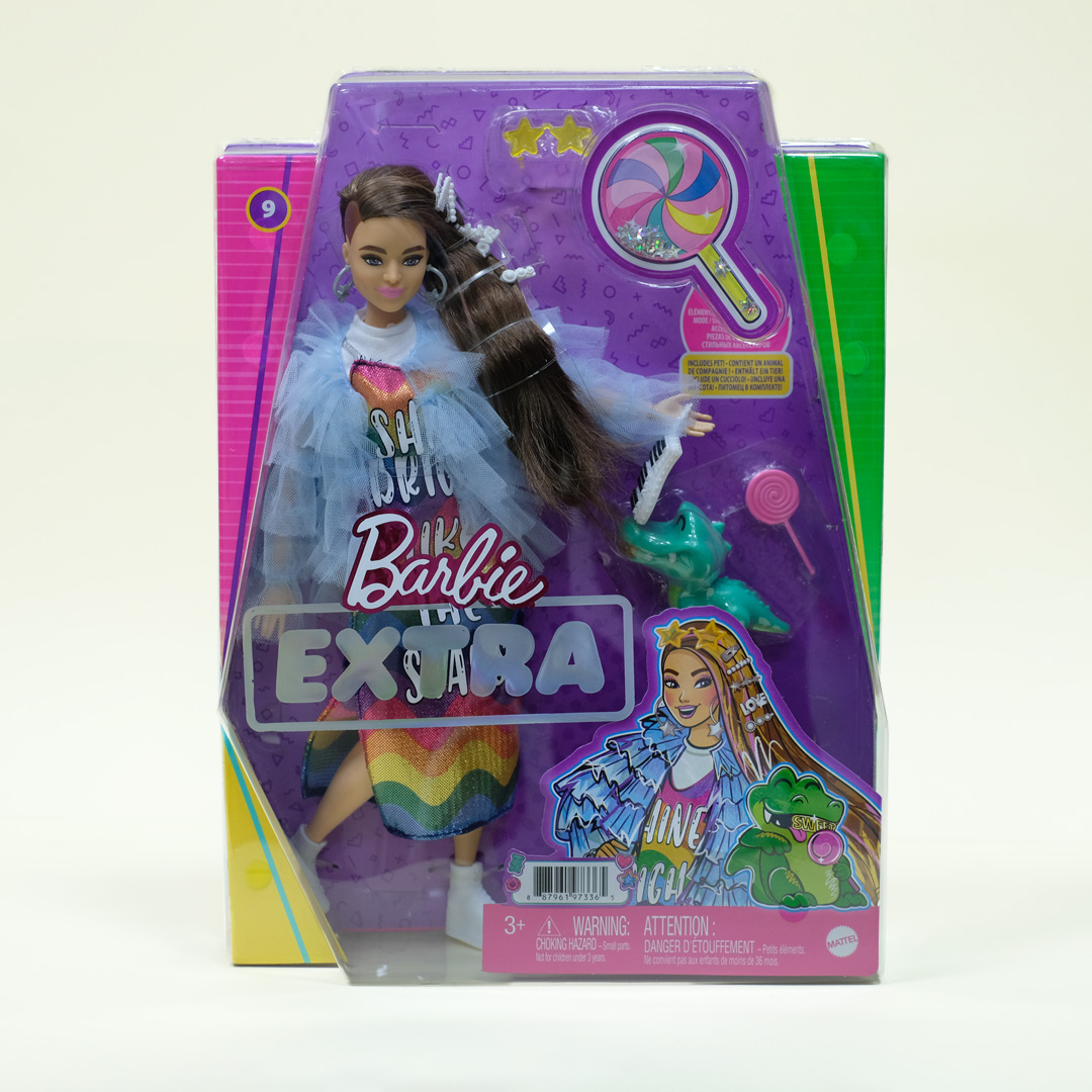 Barbie Extra castana con pelliccia azzurra